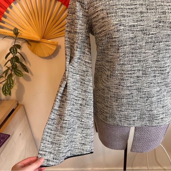 Banana Republic Black and White Bell Sleeve Top - Picture 3 of 8